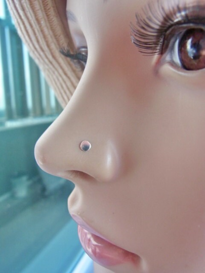 Mini Disc Nose Stud